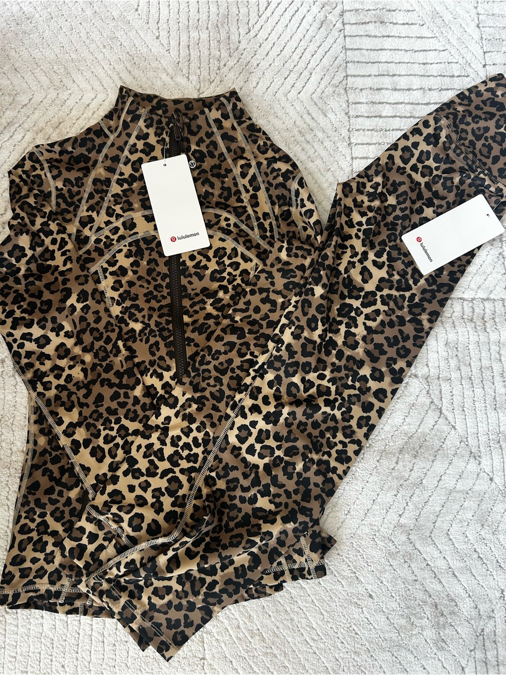 lululemon athletica Leopard Print jacket and Leggings set Brown & Black size 8 - Picture 3 of 4